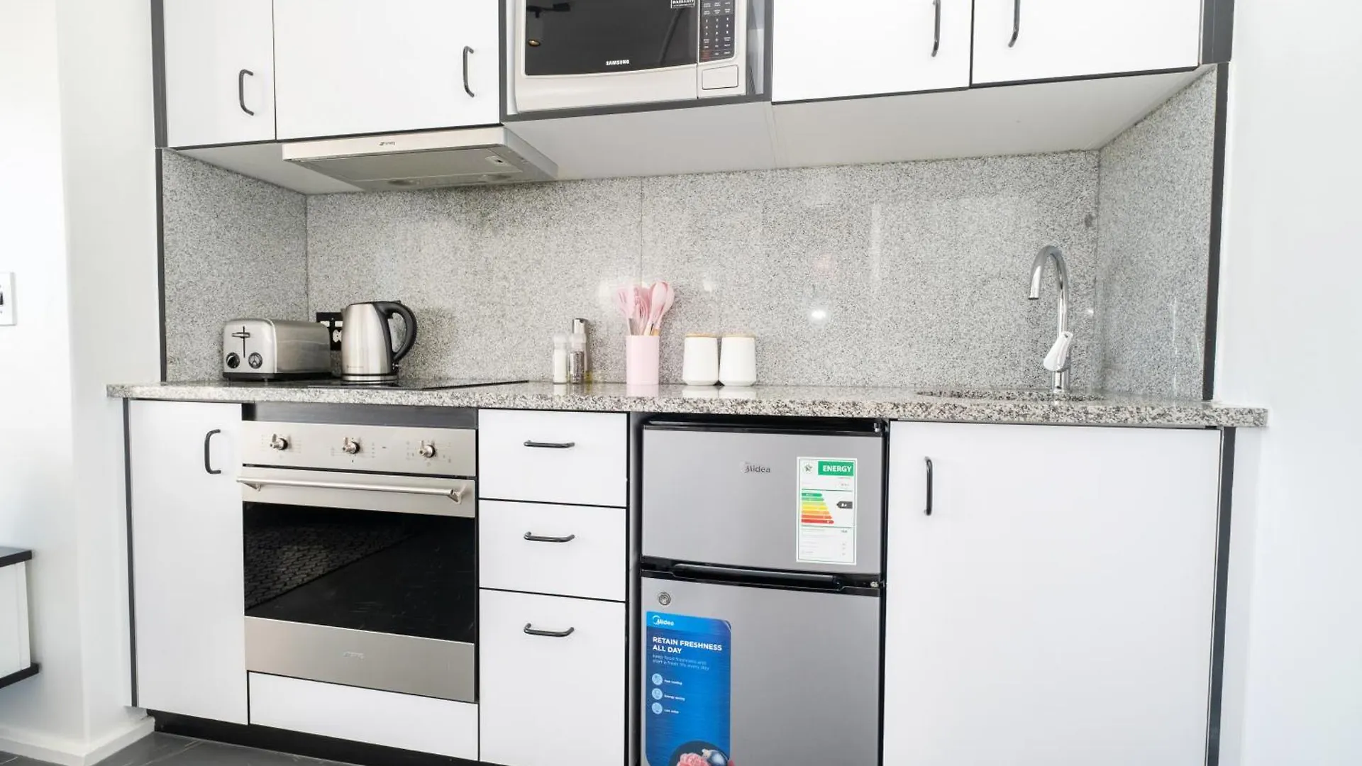 Flamingo 801 - Top Floor Sea Point Apartment With Daily Housekeeping Le Cap Afrique du Sud