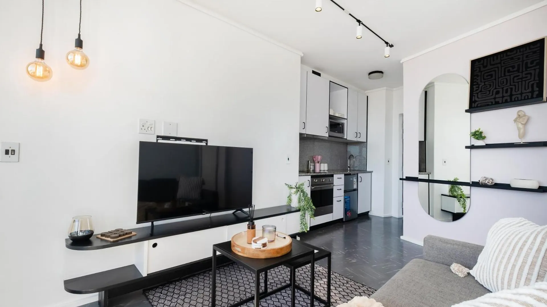 Flamingo 801 - Top Floor Sea Point Apartment With Daily Housekeeping Le Cap Afrique du Sud