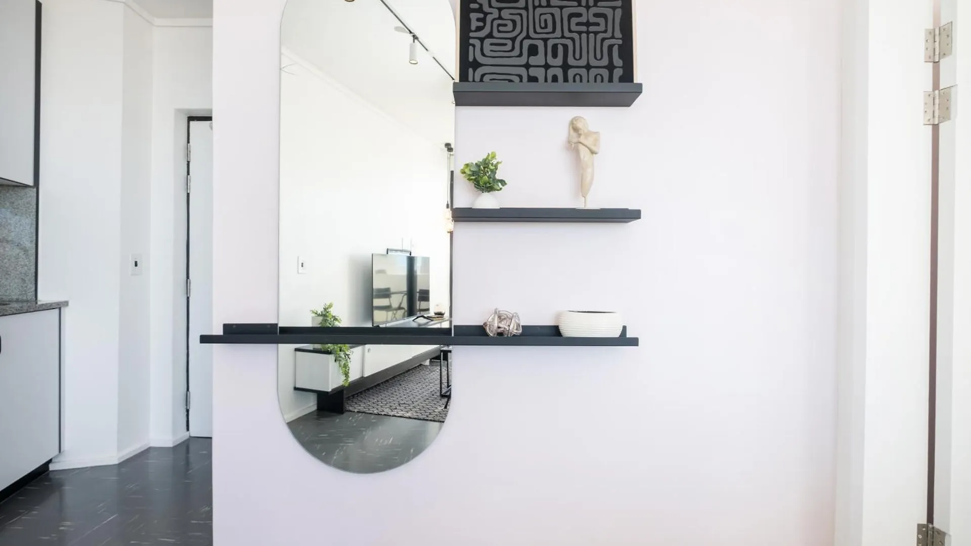 Flamingo 801 - Top Floor Sea Point Apartment With Daily Housekeeping Le Cap