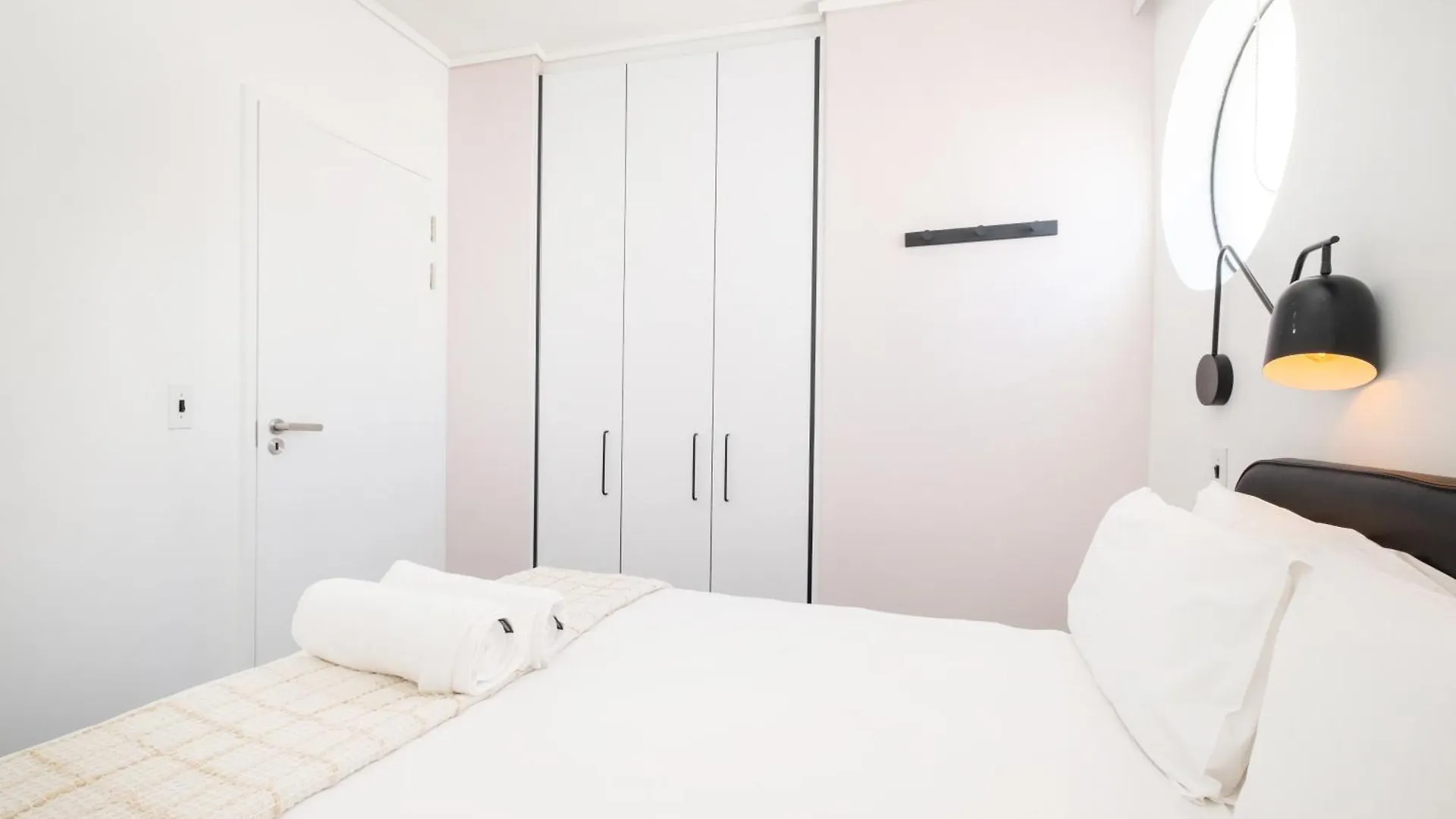 Flamingo 801 - Top Floor Sea Point Apartment With Daily Housekeeping Cape Town